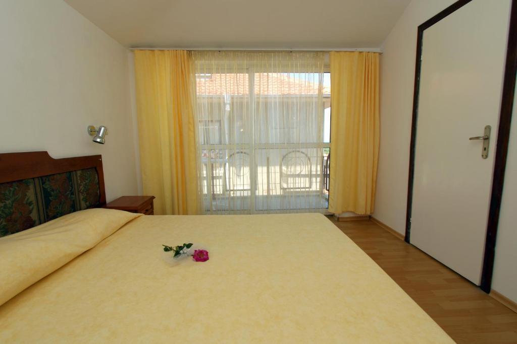 Family Hotel Verona Sozopol Habitación foto