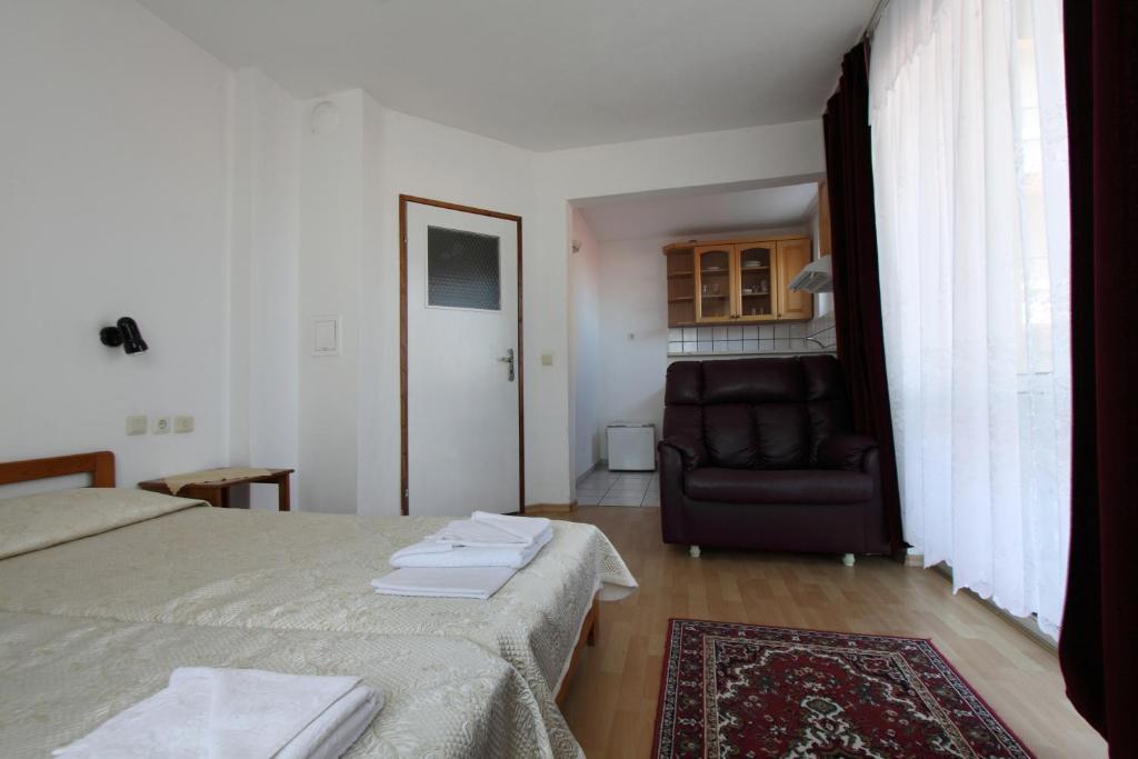Family Hotel Verona Sozopol Habitación foto